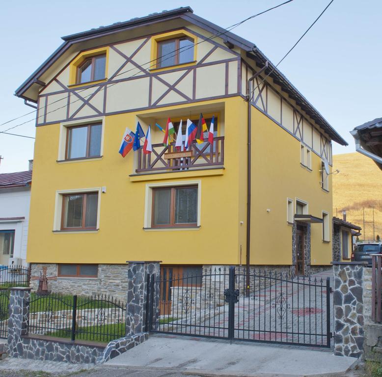 Hotel Zamagursky Dom Červený Kláštor Exteriér fotografie